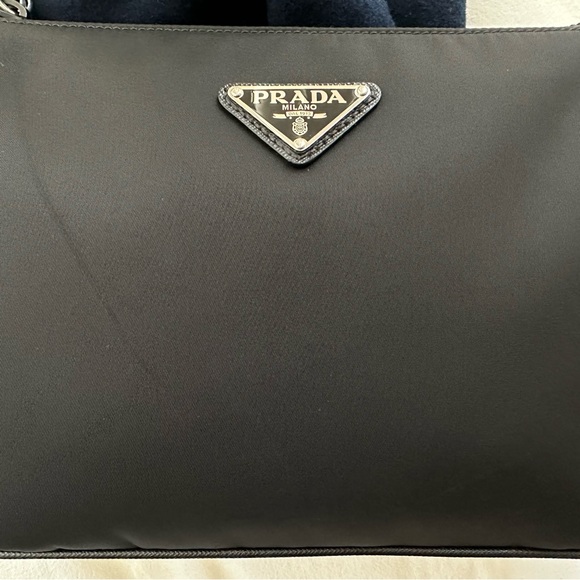 Prada Re-Nylon and Saffiano leather shoulder bag - Mens - Picture 3 of 4
